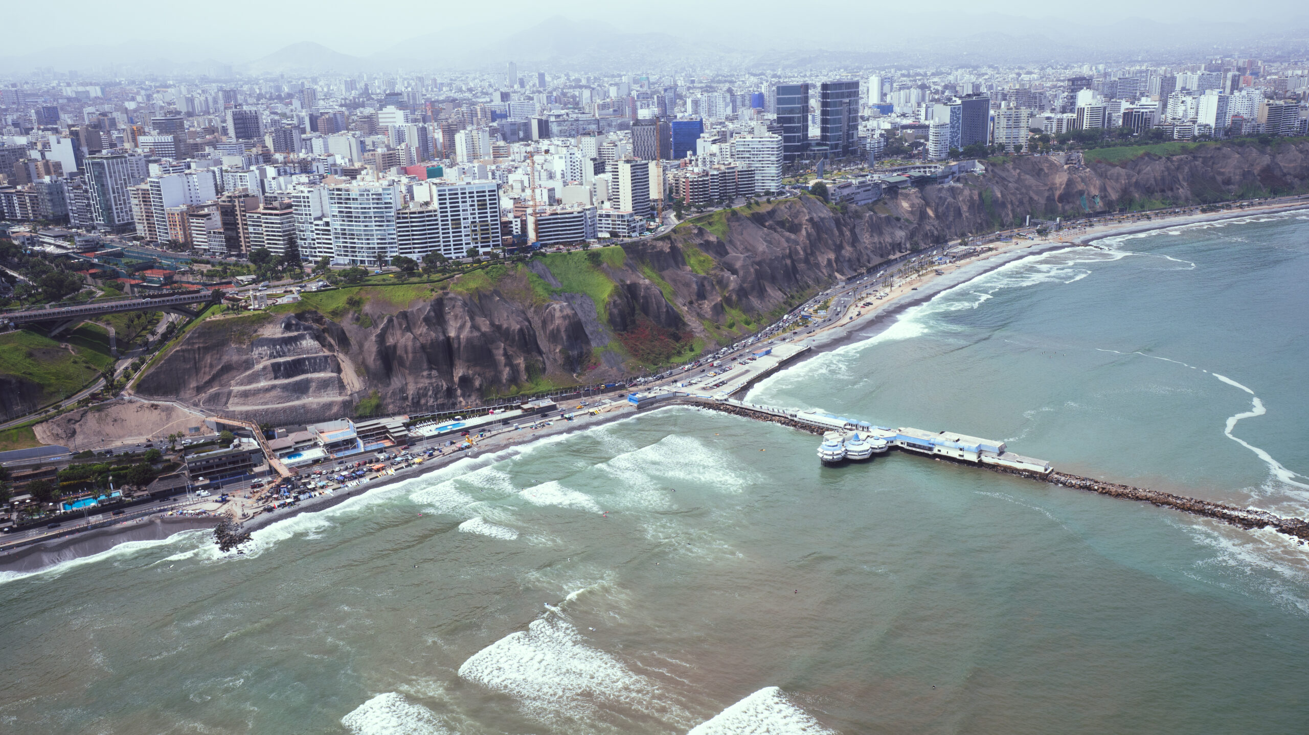 Clases de Surf en La Costa Verde de Lima, Perú
