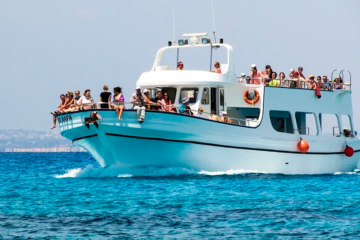 Mágico Paseo en Yate Todo Incluido por la Bahia del Callao, Lima - Perú