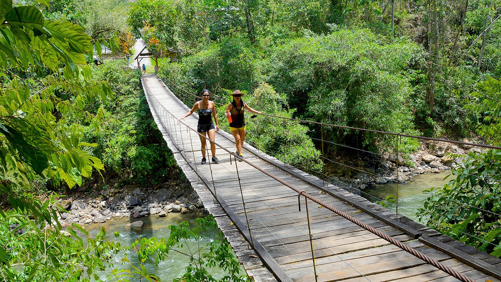 Tour Oxapampa y Pozuzo Aventura de 2 Días en la Selva Central