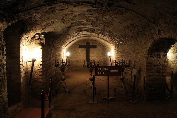 Misterios ocultos en las Catacumbas de Lima, Perú