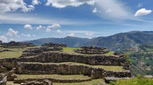 Fortaleza de Kuelap: La Joya Secreta de los Andes que Cambiará tu Forma de Viajar