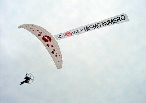 Publicidad Aérea en Parapente Por Las Mejores Playas del Sur de Lima