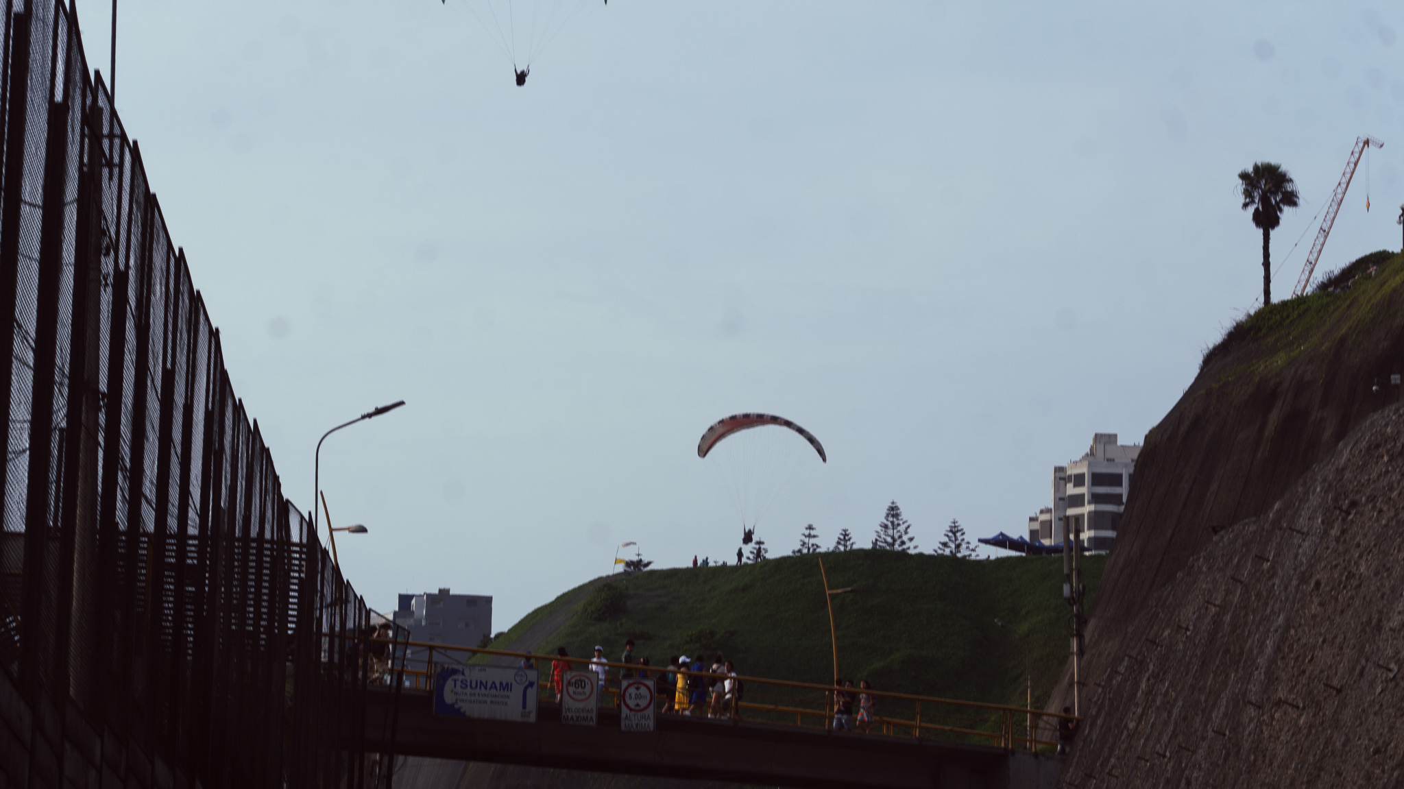 Publicidad Aérea en Parapente Por La Costa Verde de Lima, Perú