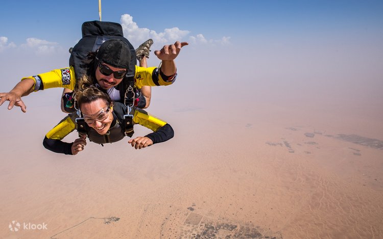 Experiencia de Salto Tandem Paracaidismo en La Bahia de Paracas, Perú