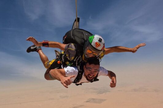 Experiencia de Salto Tandem Paracaidismo en La Bahia de Paracas, Perú