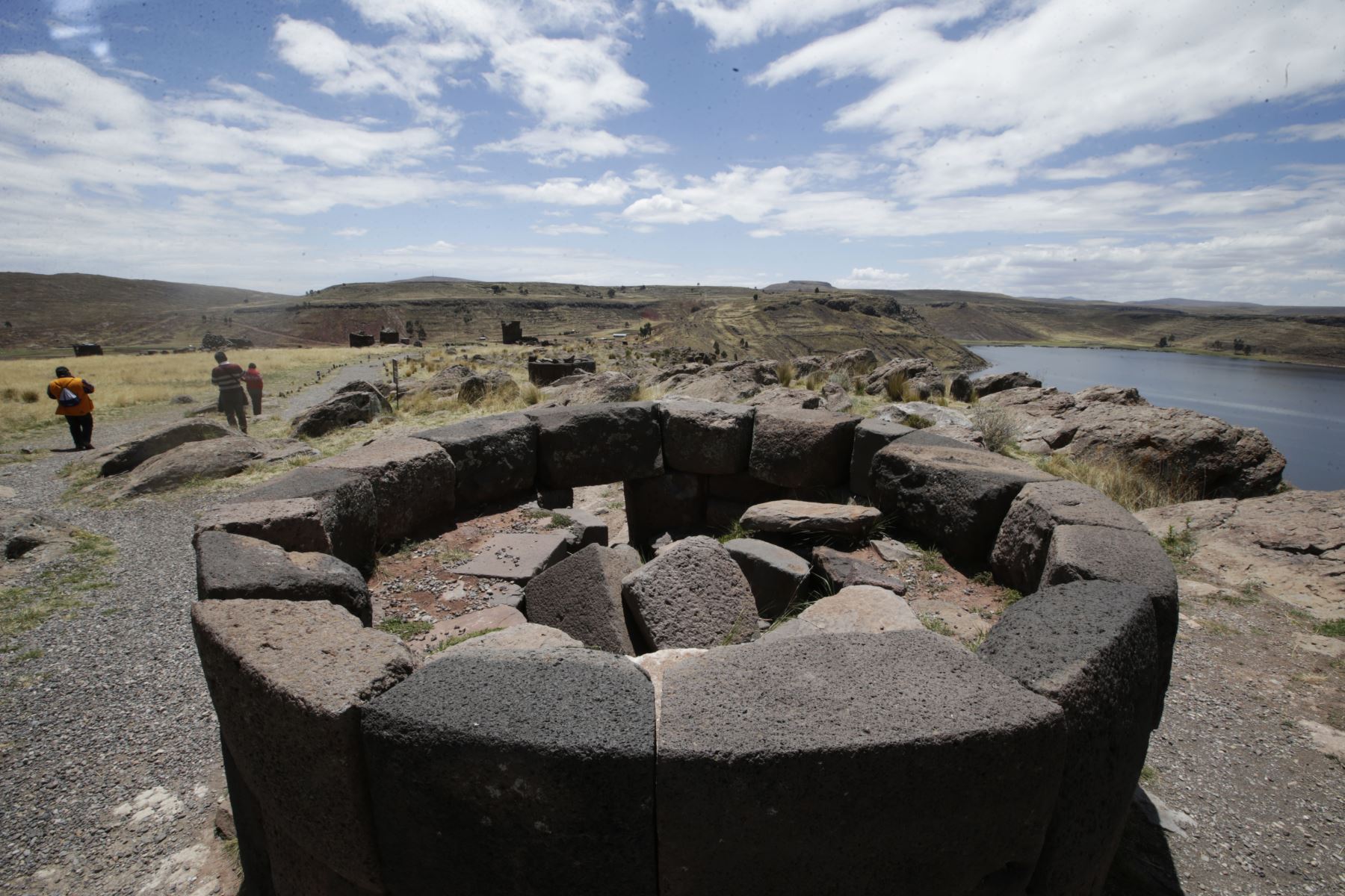Tour al Santuario Arqueológico Chullpas de Sillustani en Puno, Perú