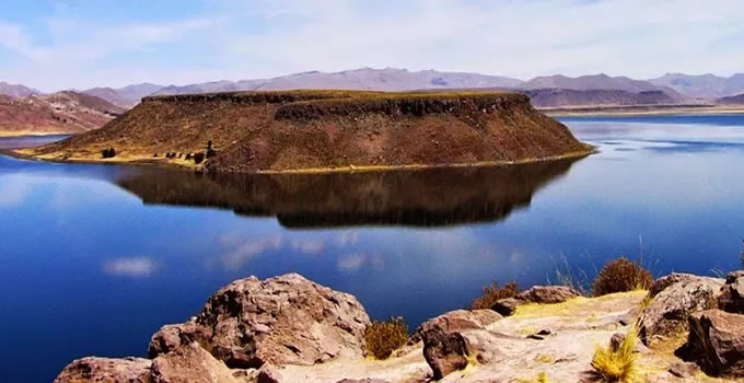 Tour al Santuario Arqueológico Chullpas de Sillustani en Puno, Perú