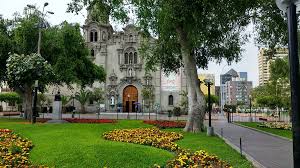 Kultura i Zwyczaje w Sercu Parque Kennedy Miraflores