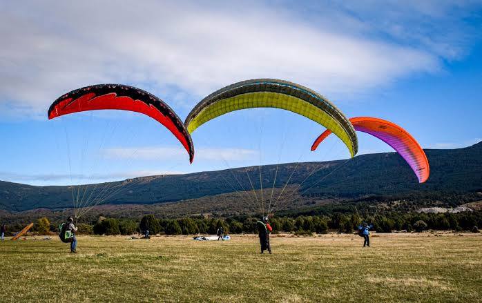 Curso de parapente Nivel Básico: Tus Primeros Pasos para Volar