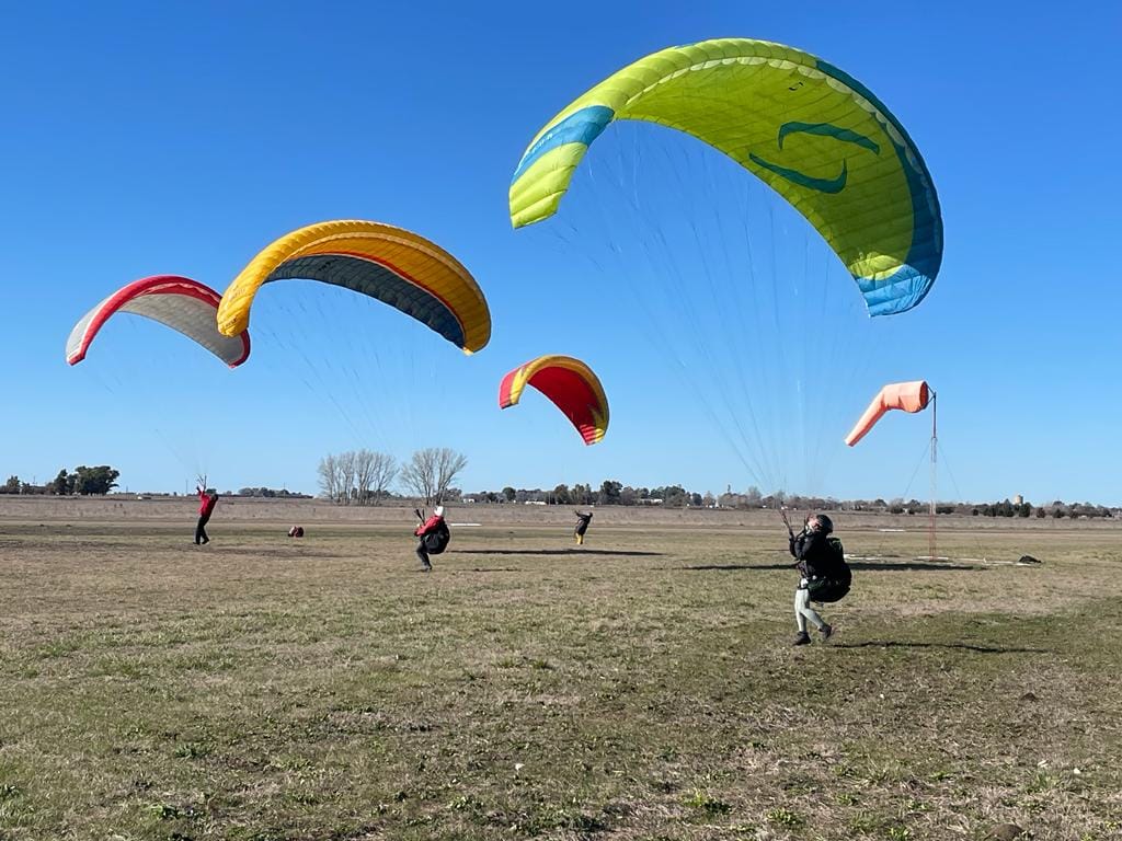 Curso de parapente Nivel Básico: Tus Primeros Pasos para Volar